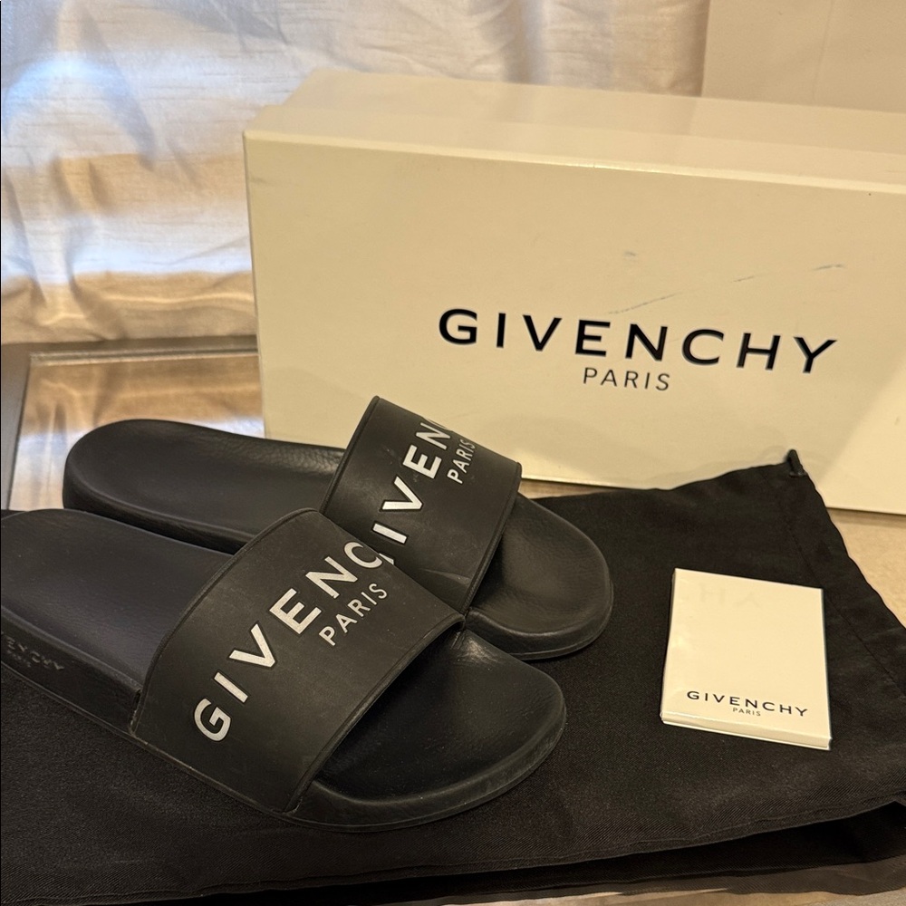 🖤 Authentic GIVENCHY Black Logo Pool Slides Sandals 🖤